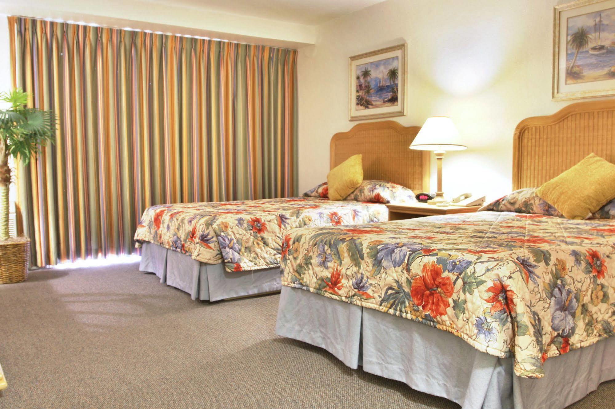 Castaways Resort And Suites Freeport Exteriör bild