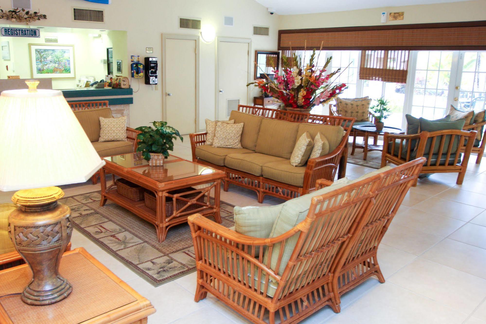 Castaways Resort And Suites Freeport Exteriör bild